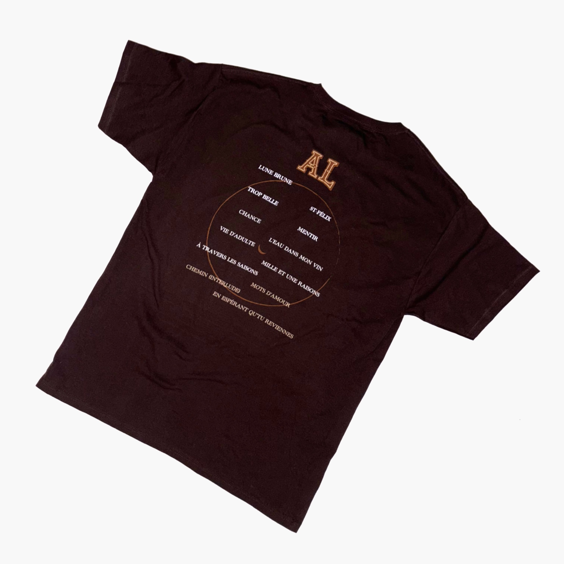 T-shirt brun Lune Brune avec la liste des chansons à l'arrière
